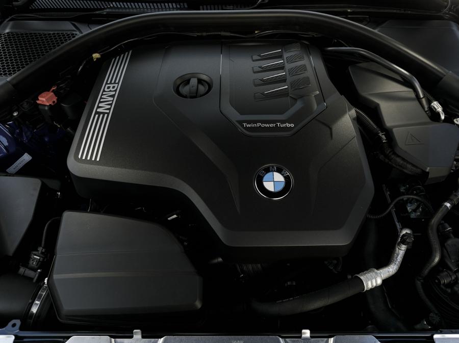 Моторный отсек BMW 330i M Sport (G20) 2019 года  (LA) (фото 23 из 32)